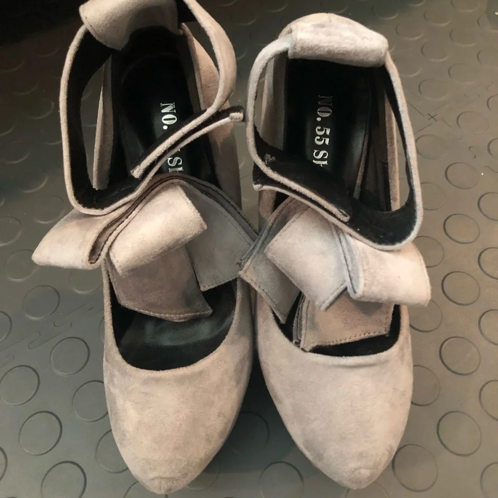 New No. 55 Gray Suede Stiletto Platform Heels - Picture 5 of 5